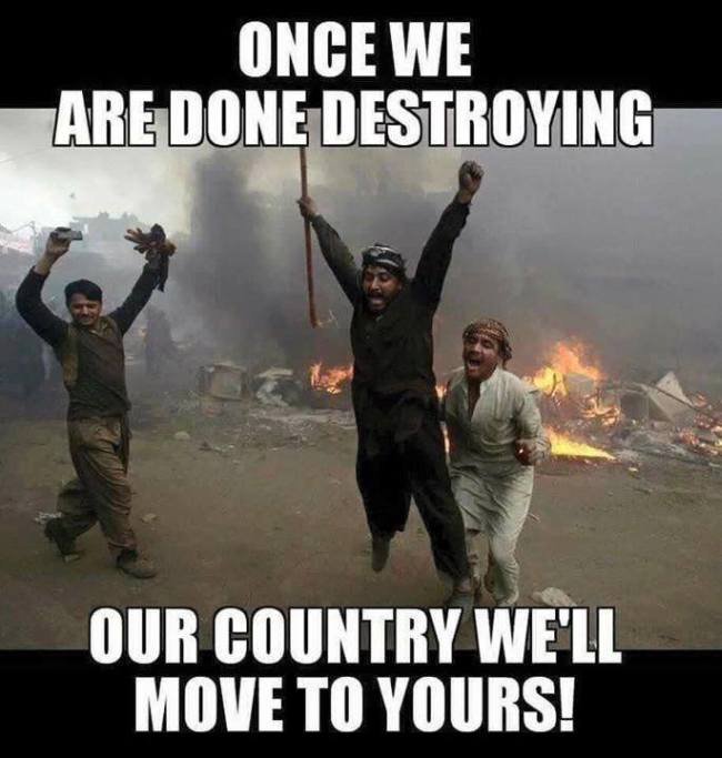 muslim-refugees-destroy